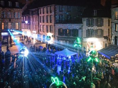 [Electro Party] Nuit d’Hiver ⭐️💫

Instant magique ✨pour notre participation hier soir sur la place du Marché avec Nicolas, bibi et la Team Bside 🤩
On en a...