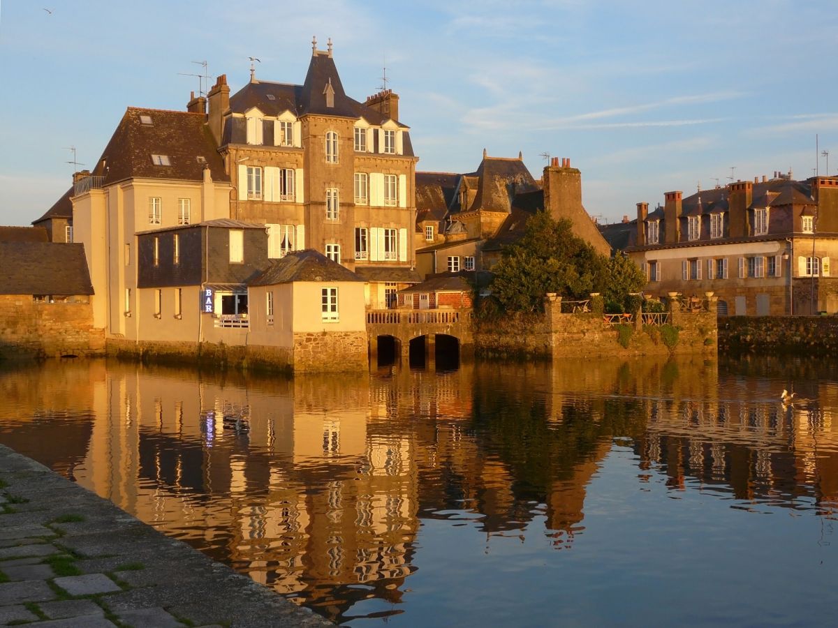 Events Box est située à Ploudaniel, près de Landerneau dans le Finistère nord