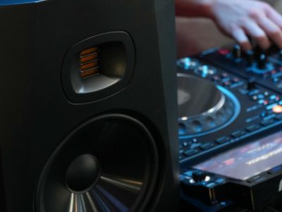 Chez Events Box, la qualité n’est pas une option, c’est un standard ! ✨
🔉 | Aujourd’hui focus sur les enceintes ADAM Audio, une référence dans l’univers du...
